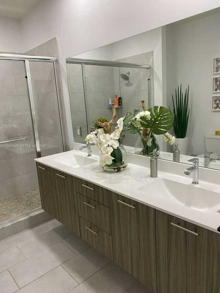 4636 Nw 84th Ave #15 - Photo 7 of 22