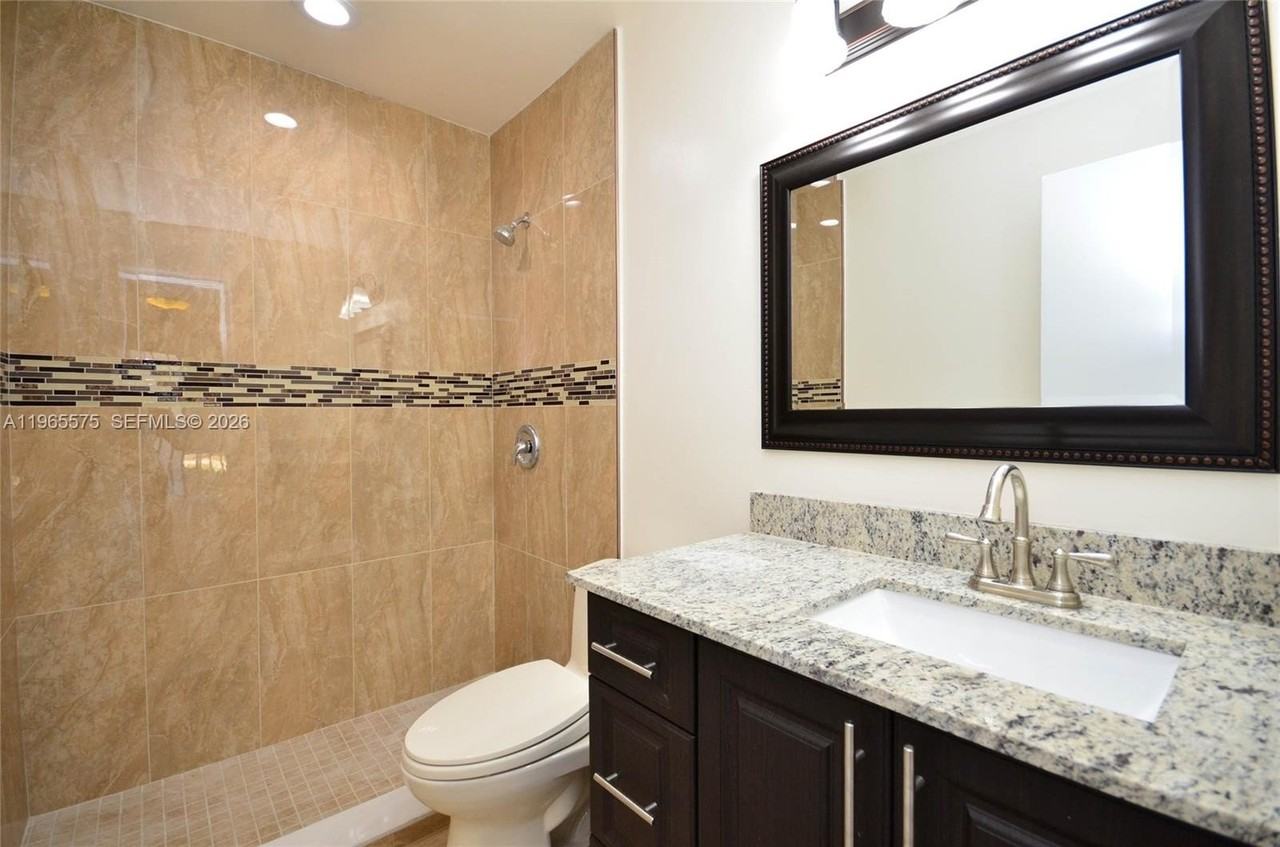 10400 Sw 67th St - Photo 6 of 27