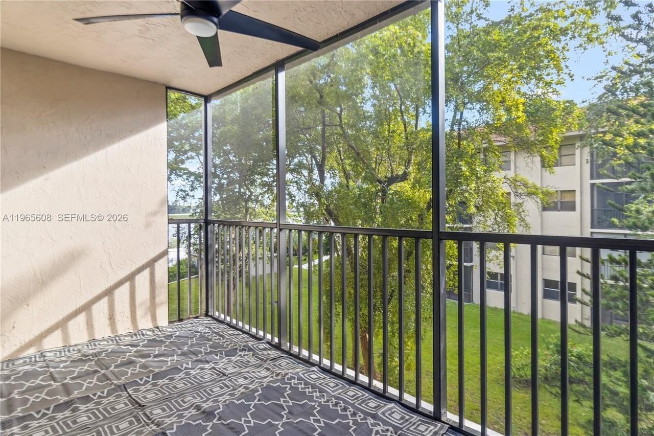 481 Ives Dairy Rd #303-4 - Photo 7 of 33