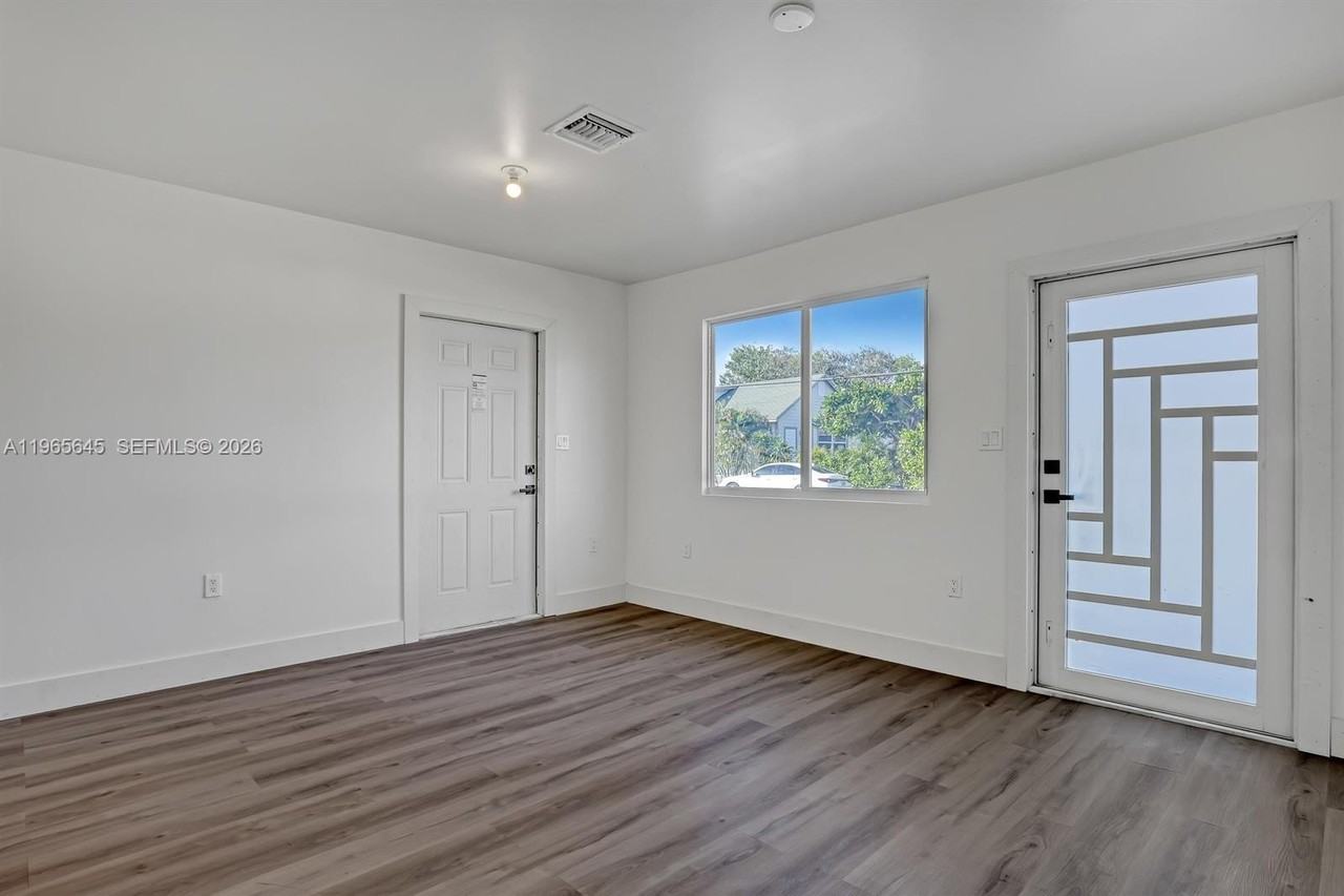 802 S M St #802 - Photo 7 of 24