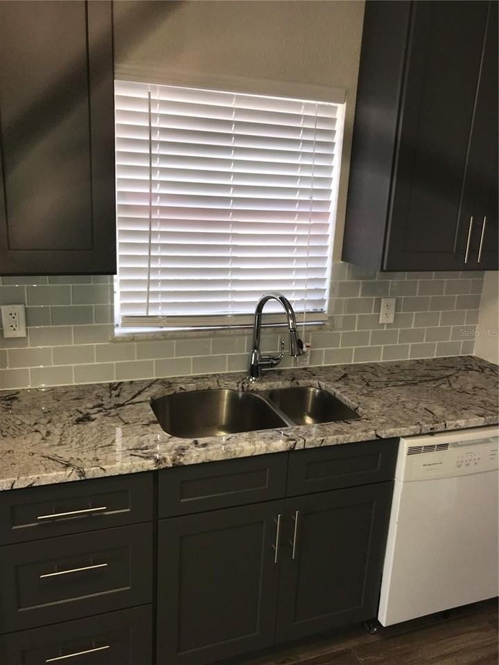 21322 Stillwater Ave - Photo 3 of 9