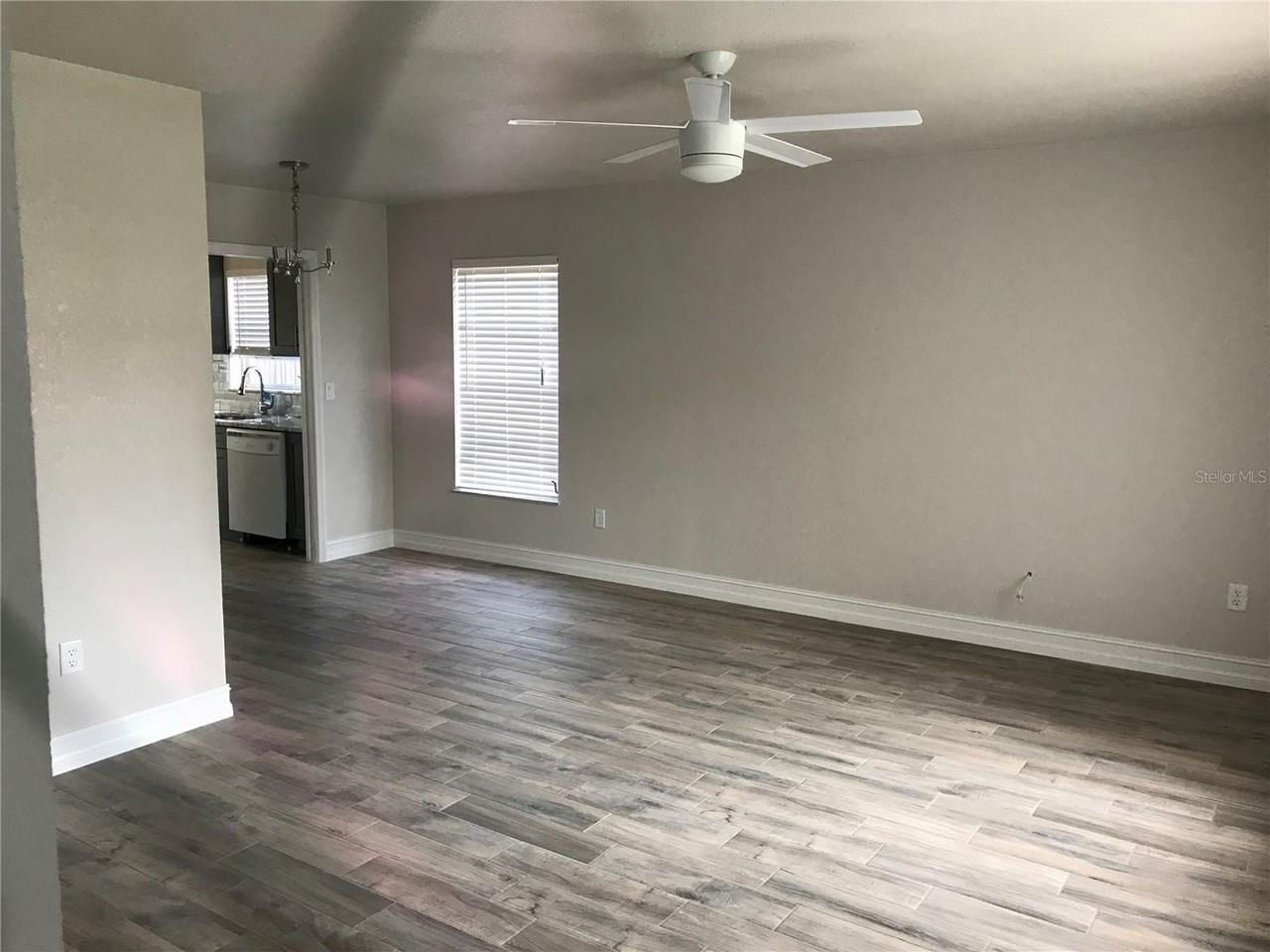 21322 Stillwater Ave - Photo 4 of 9