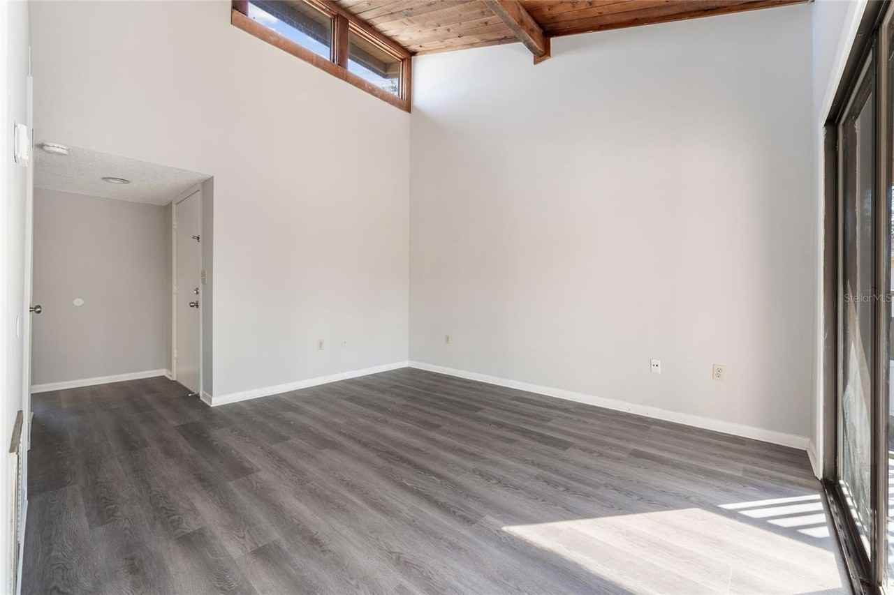 6120 Peregrine Ave - Photo 4 of 23