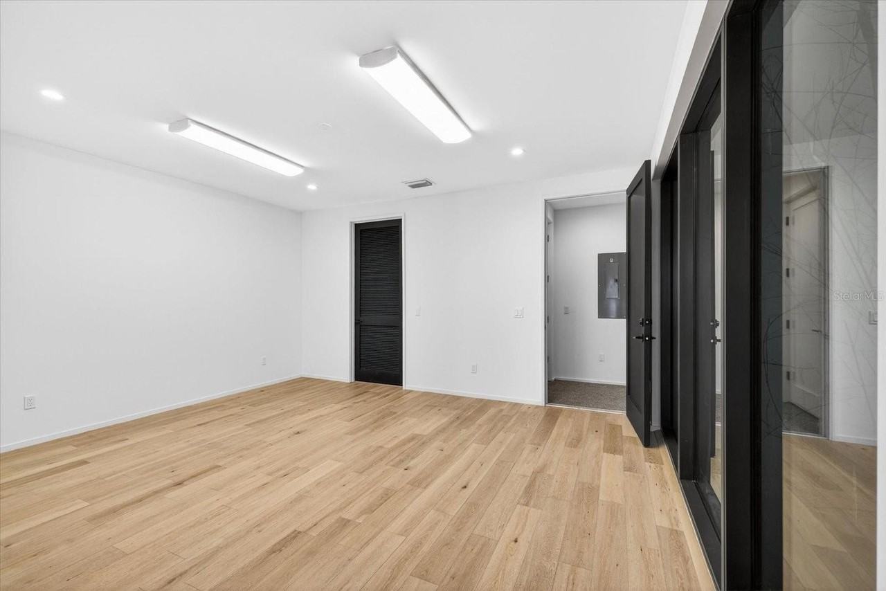 94 W Davis Blvd - Photo 7 of 50