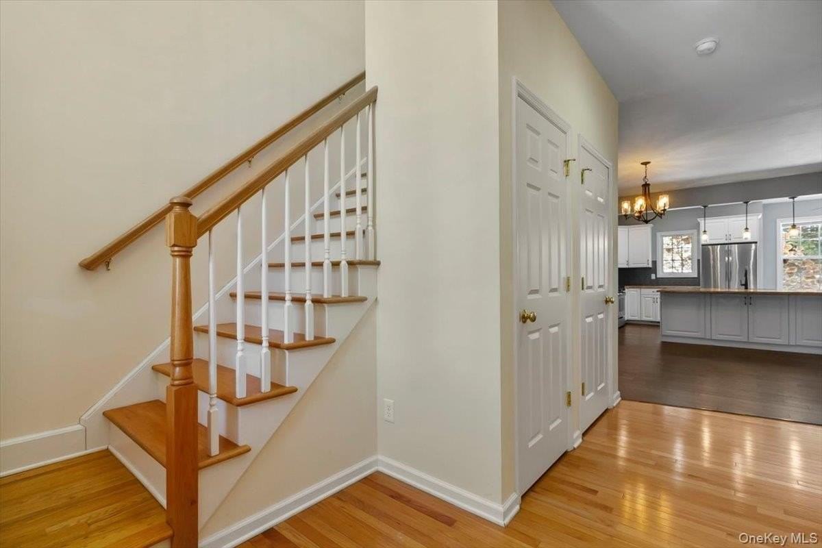 135 N River Dr - Photo 3 of 25