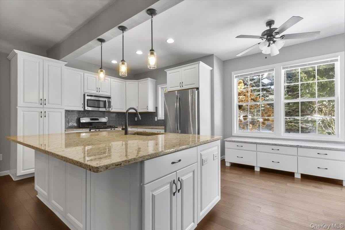 135 N River Dr - Photo 5 of 25