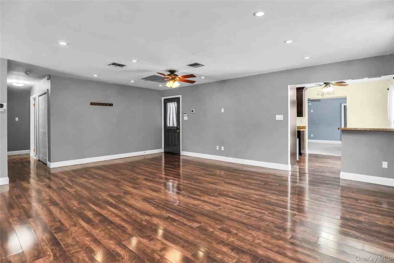 11 Onyx N Dr - Photo 5 of 25