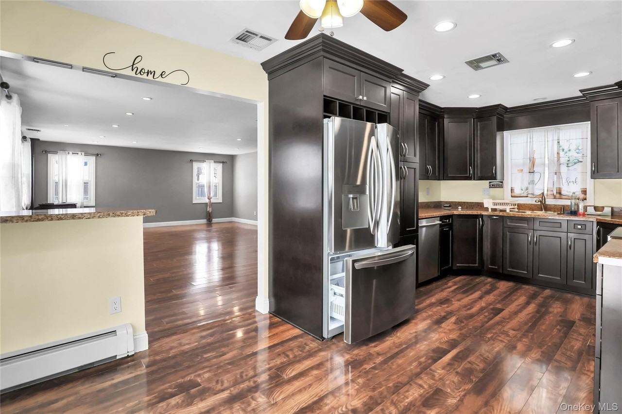 11 Onyx N Dr - Photo 6 of 25