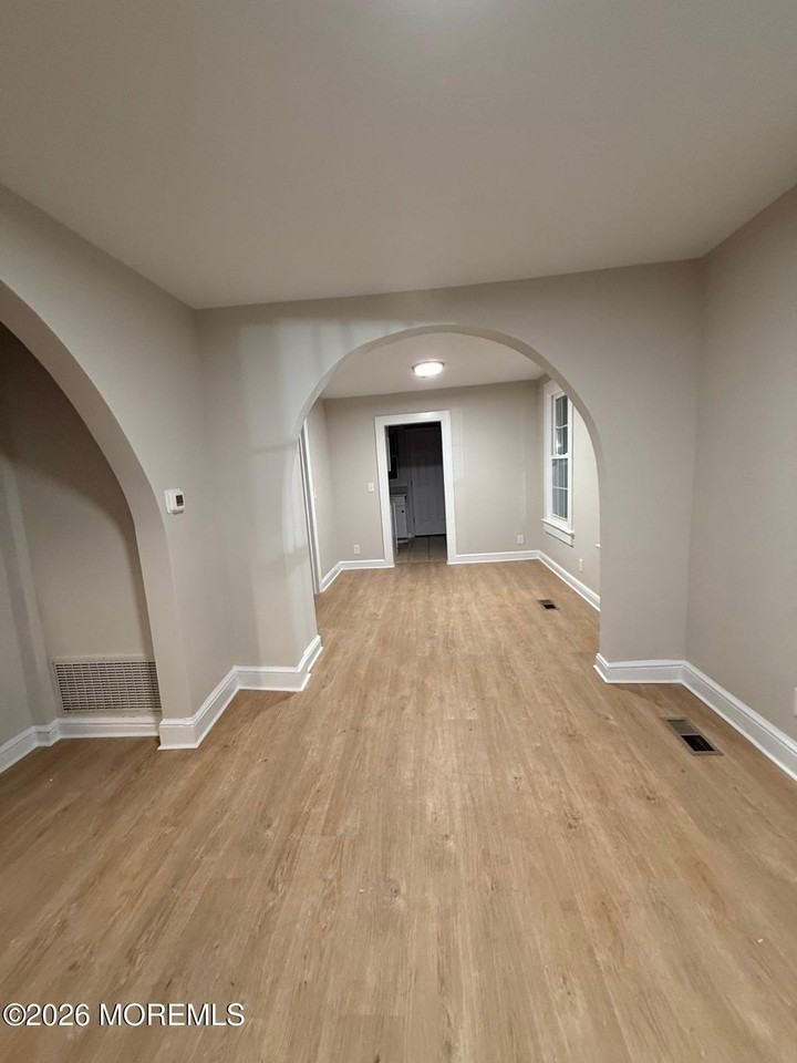 148 Main St - Photo 3 of 9