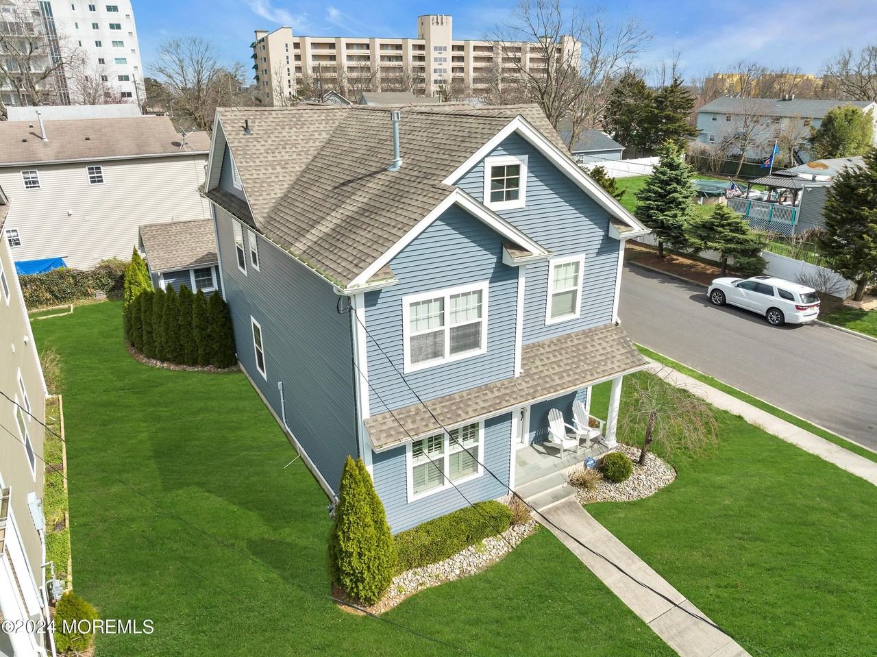 269 Hearn Ave - Photo 3 of 32