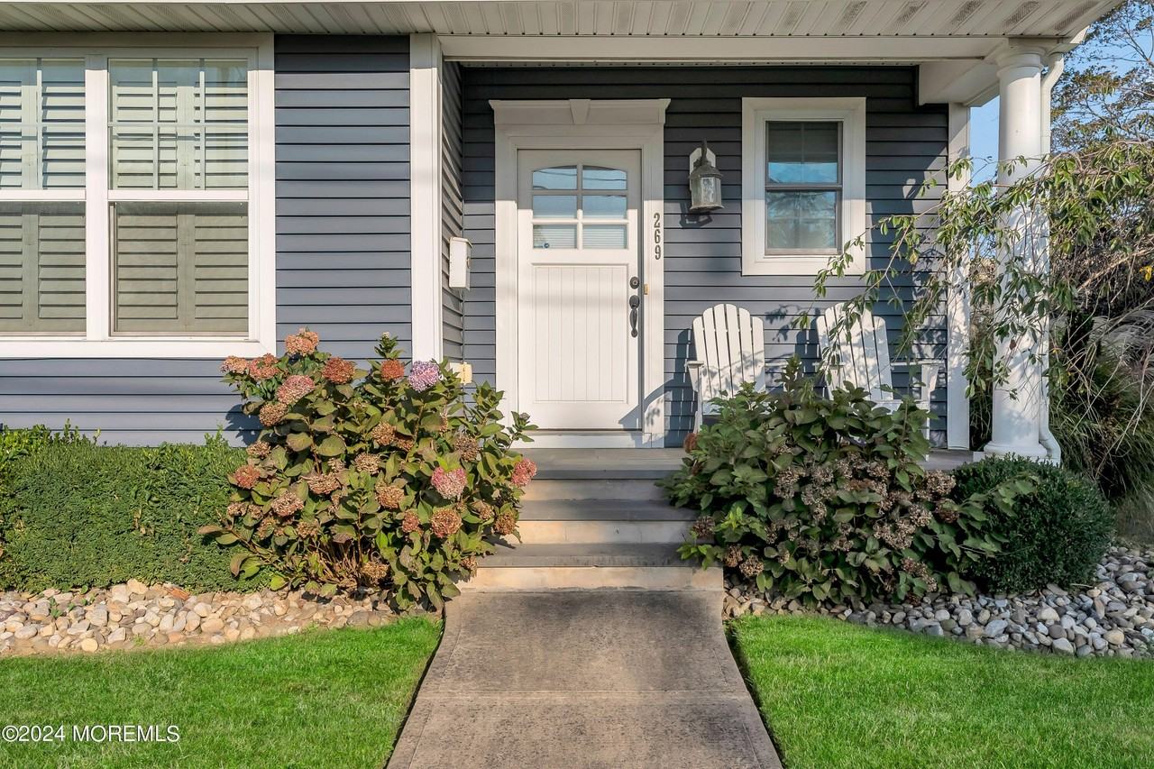 269 Hearn Ave - Photo 7 of 32