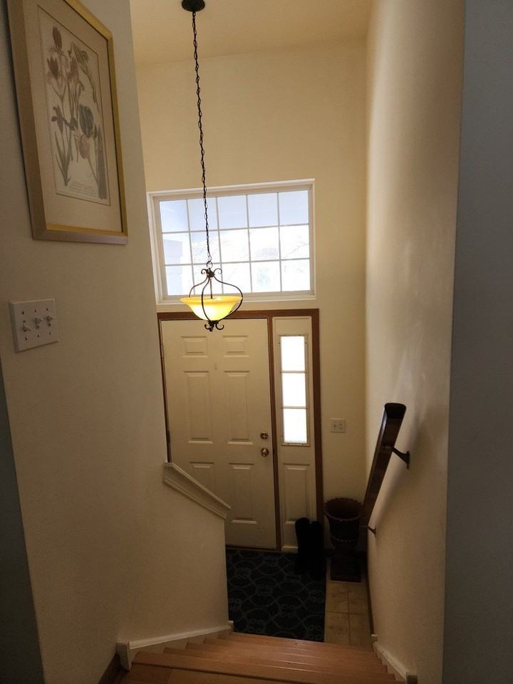 1542 Sauganash Ct - Photo 2 of 13