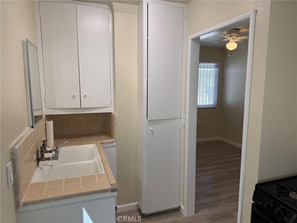 214 E 88th Pl - Photo 3 of 4