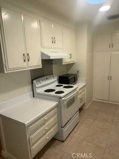 2210 Via Mariposa E #C - Photo 5 of 14