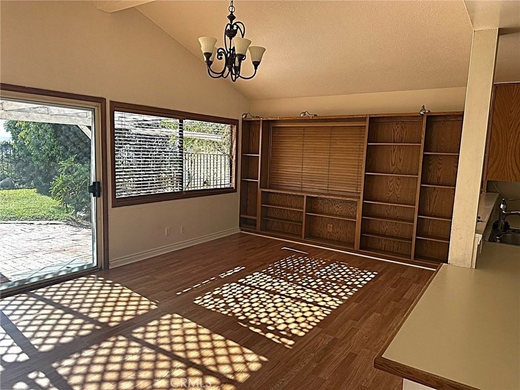 3033 Amigos Dr - Photo 5 of 7