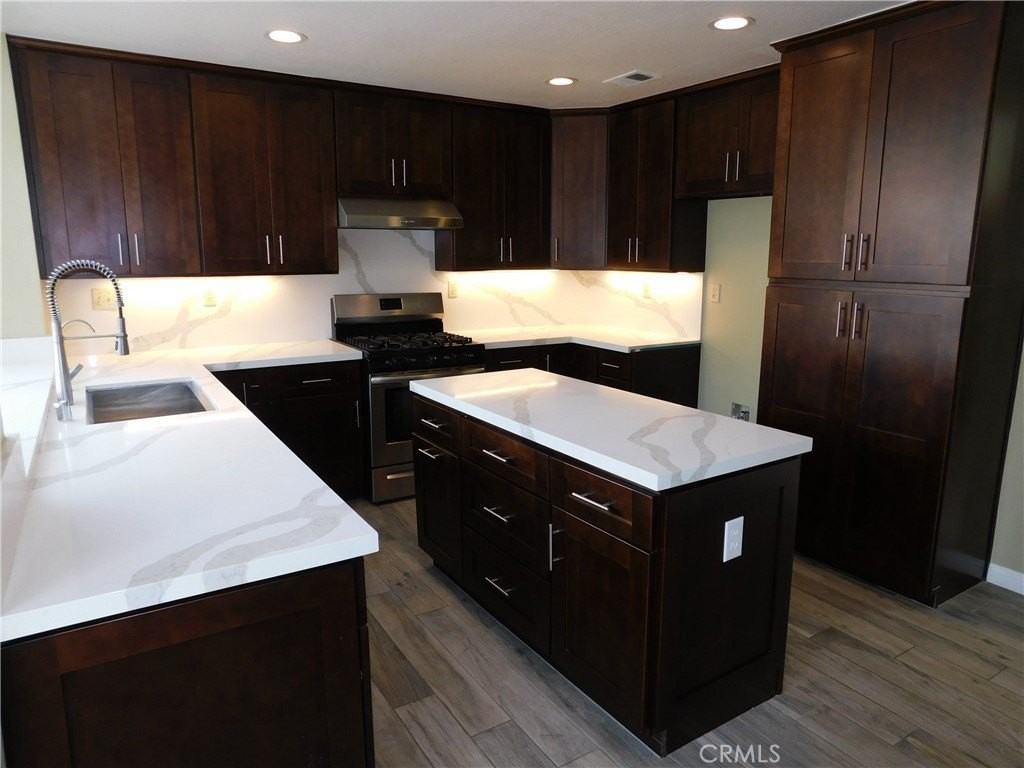 2180 Hedgerow Ln - Photo 3 of 19