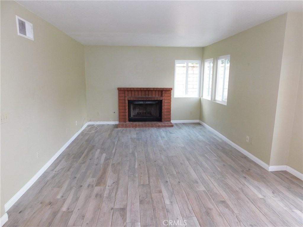 2180 Hedgerow Ln - Photo 5 of 19