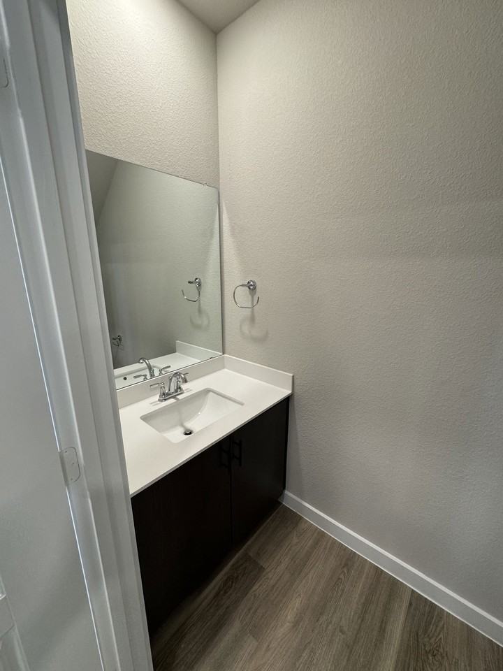 White Water Dr #816 - Photo 6 of 8