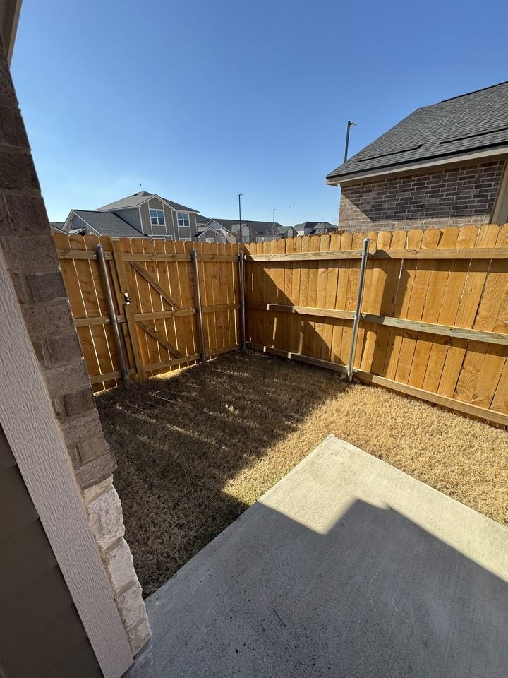 445 Elevon Parkway #819 - Photo 5 of 8