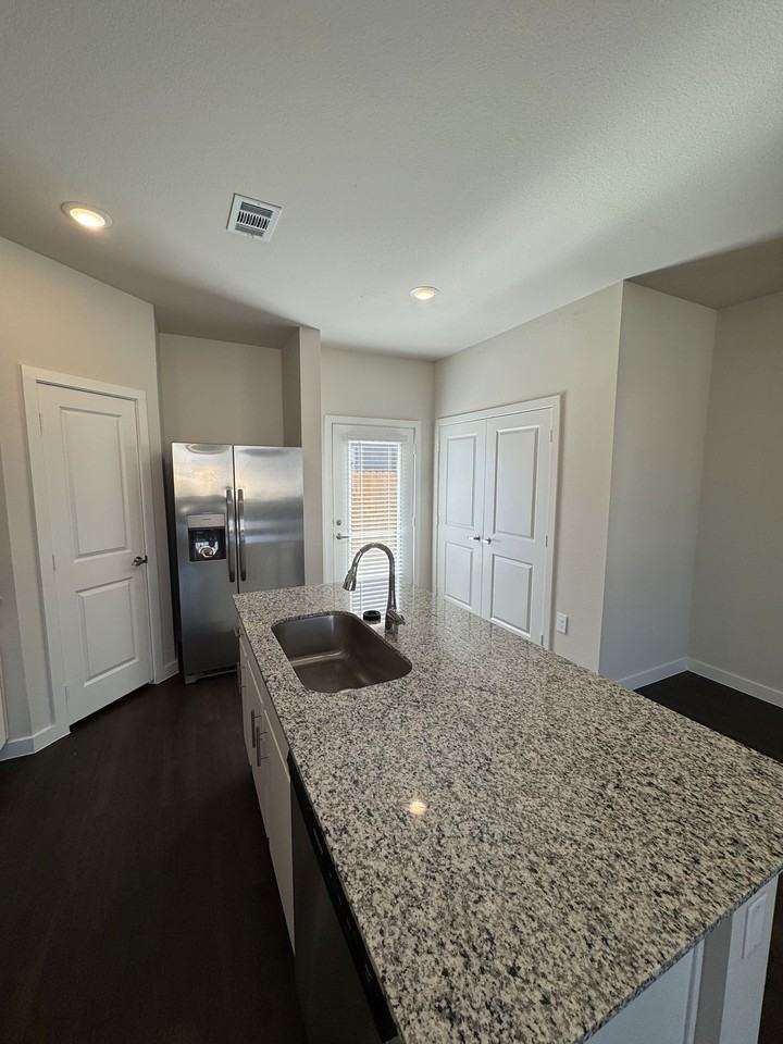 445 Elevon Parkway #818 - Photo 2 of 8