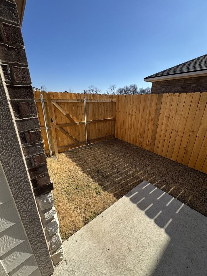 445 Elevon Parkway #818 - Photo 5 of 8