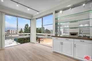 320 N Maple Dr - Photo 2 of 8