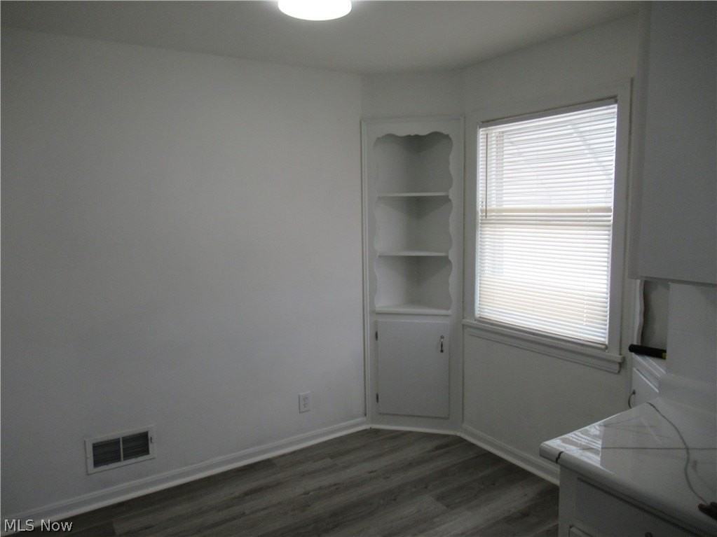 13510 Sherry Ave - Photo 5 of 33