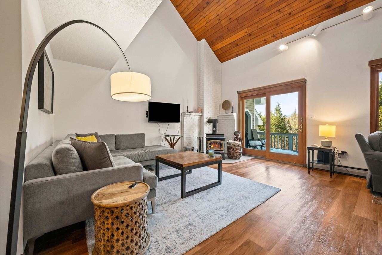 1A Eagle Ridge Rd #1A - Photo 3 of 44