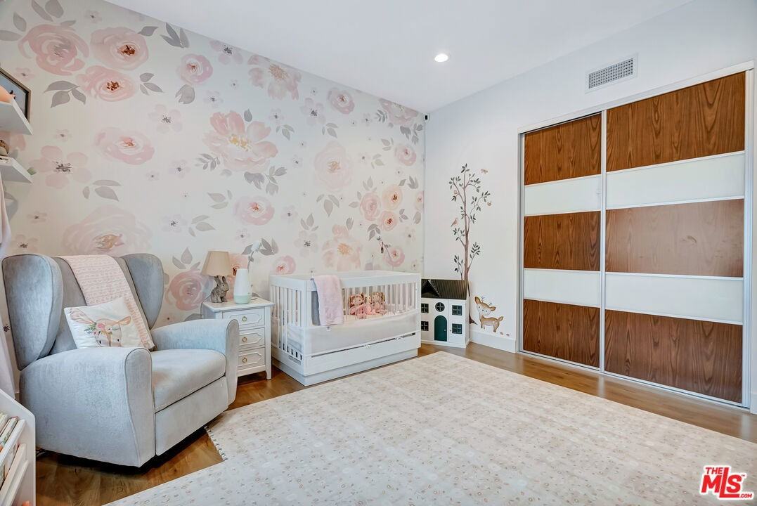 18600 Cantara St - Photo 4 of 8