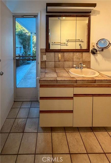 5516 Ethel Ave - Photo 7 of 8