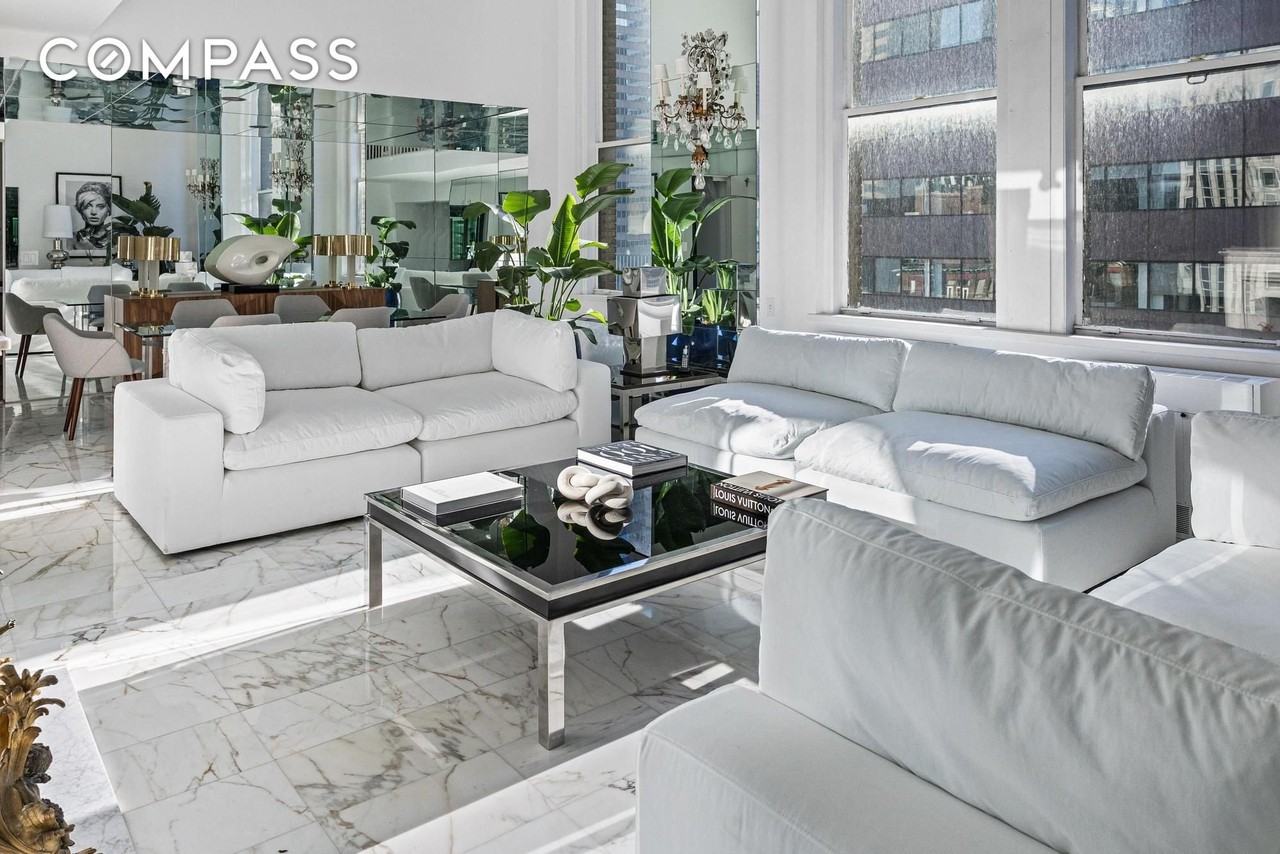 111 E 56th St #2100 - Photo 2 of 24