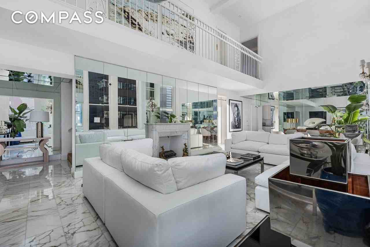 111 E 56th St #2100 - Photo 3 of 24