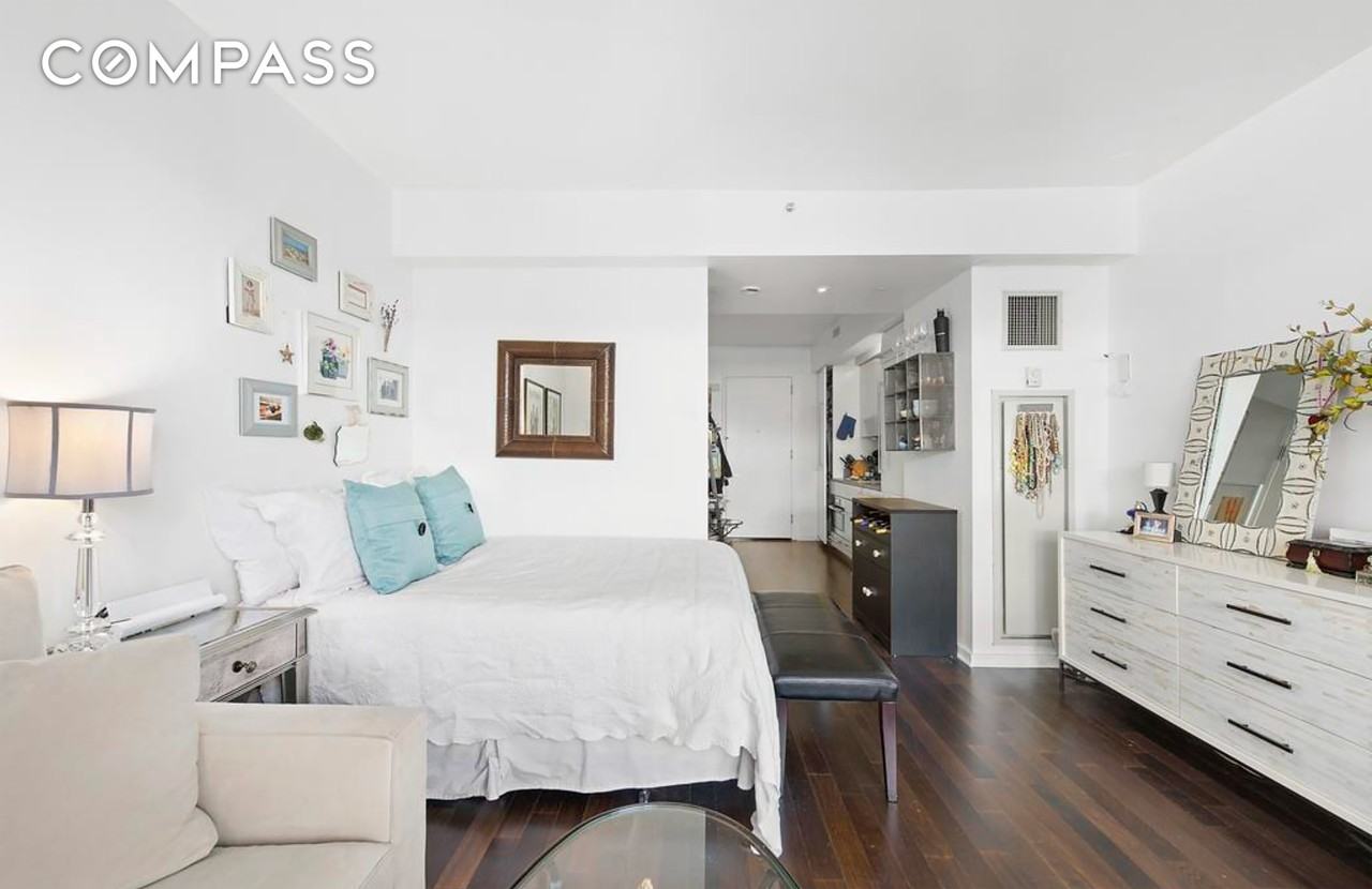 340 E 23rd St #9J - Photo 2 of 5