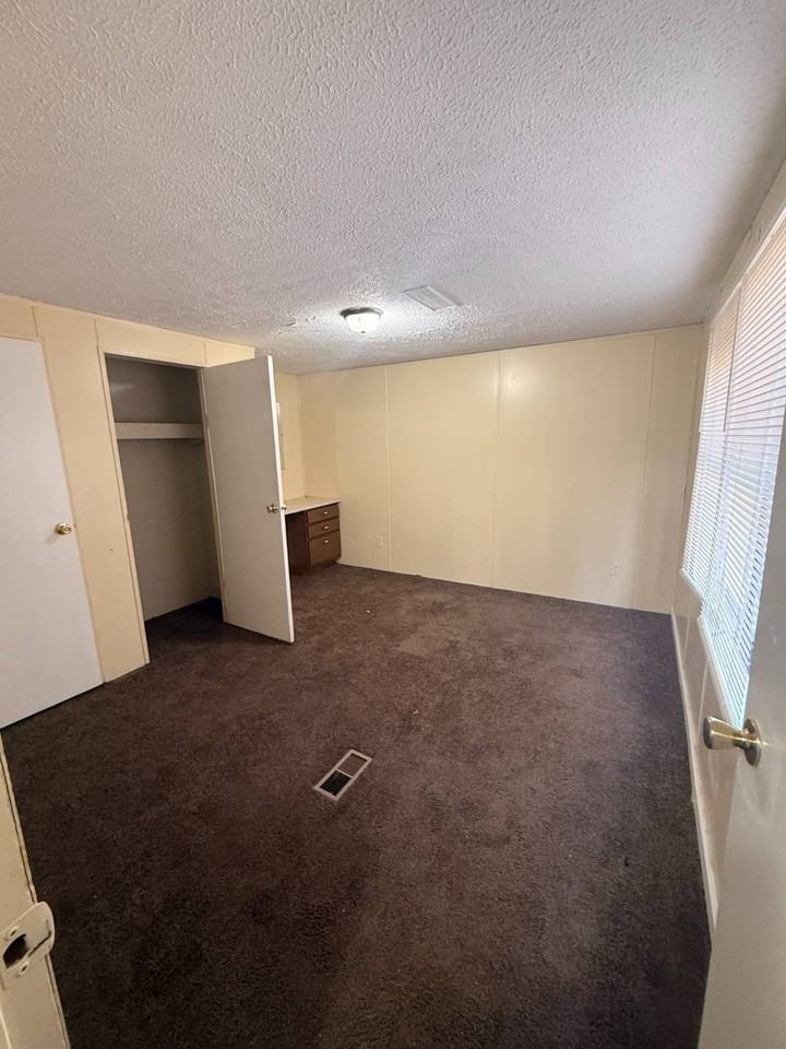 47 Kimberly Ln - Photo 5 of 6