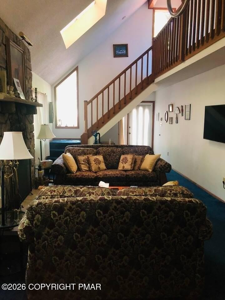 256 Julian Ter - Photo 4 of 13