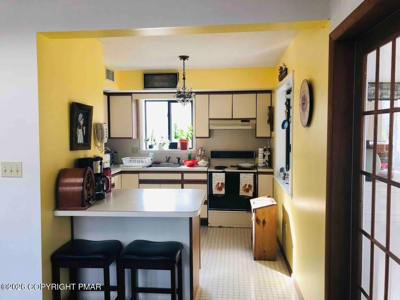 256 Julian Ter - Photo 6 of 13