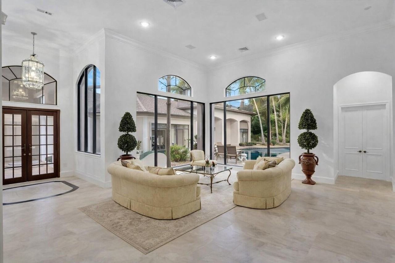 3799 Coventry Ln - Photo 3 of 50