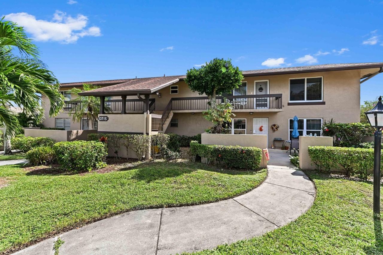 13715 Via Aurora #D - Photo 2 of 24