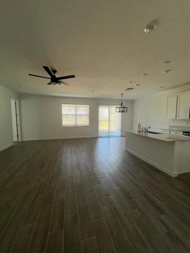 3611 Angler Dr - Photo 3 of 13