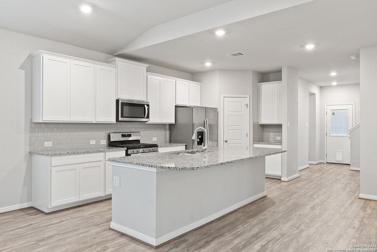 11627 Troubadour Trl - Photo 4 of 34