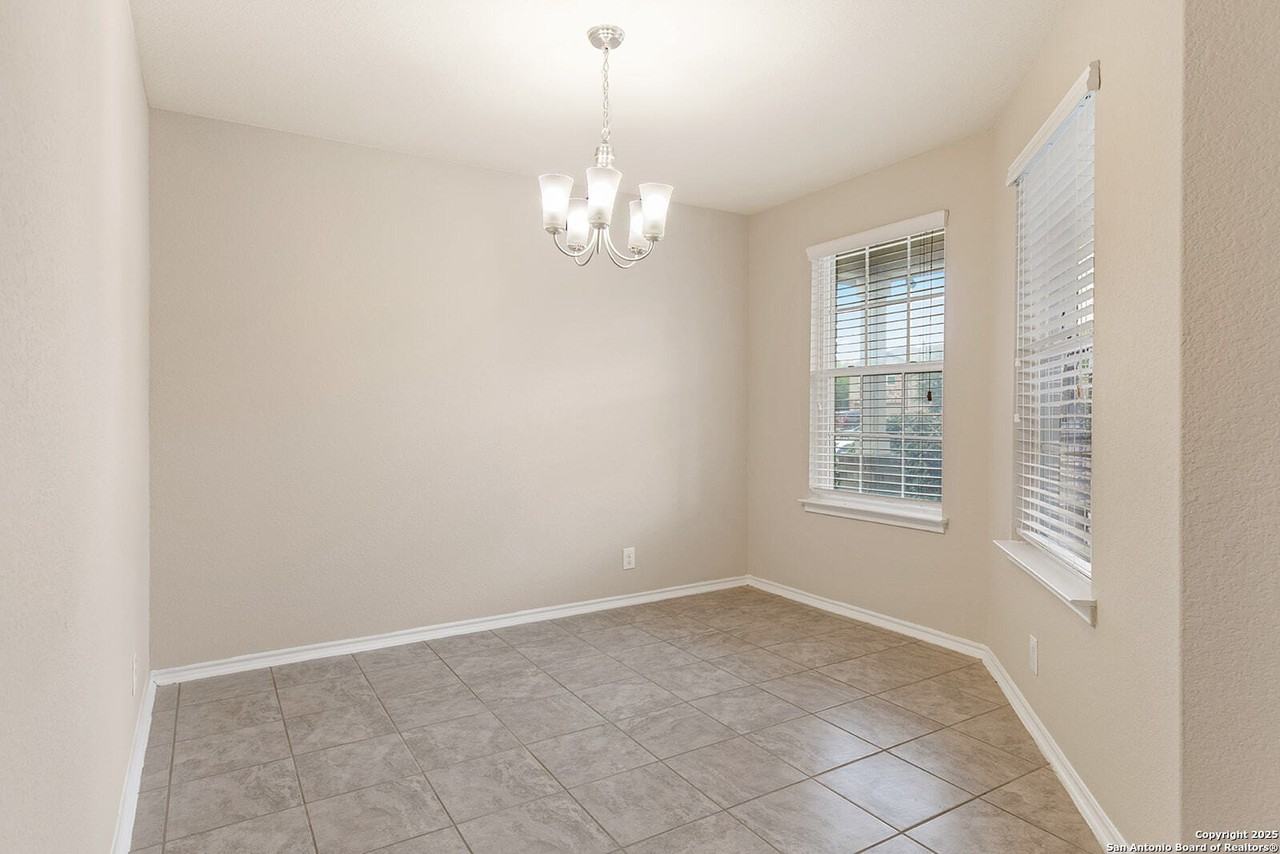 9815 Selestat Pt - Photo 6 of 39