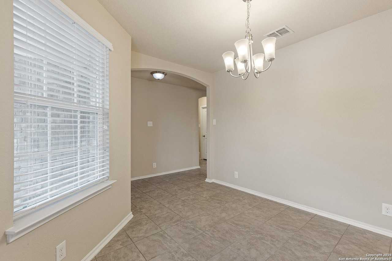 9815 Selestat Pt - Photo 7 of 39