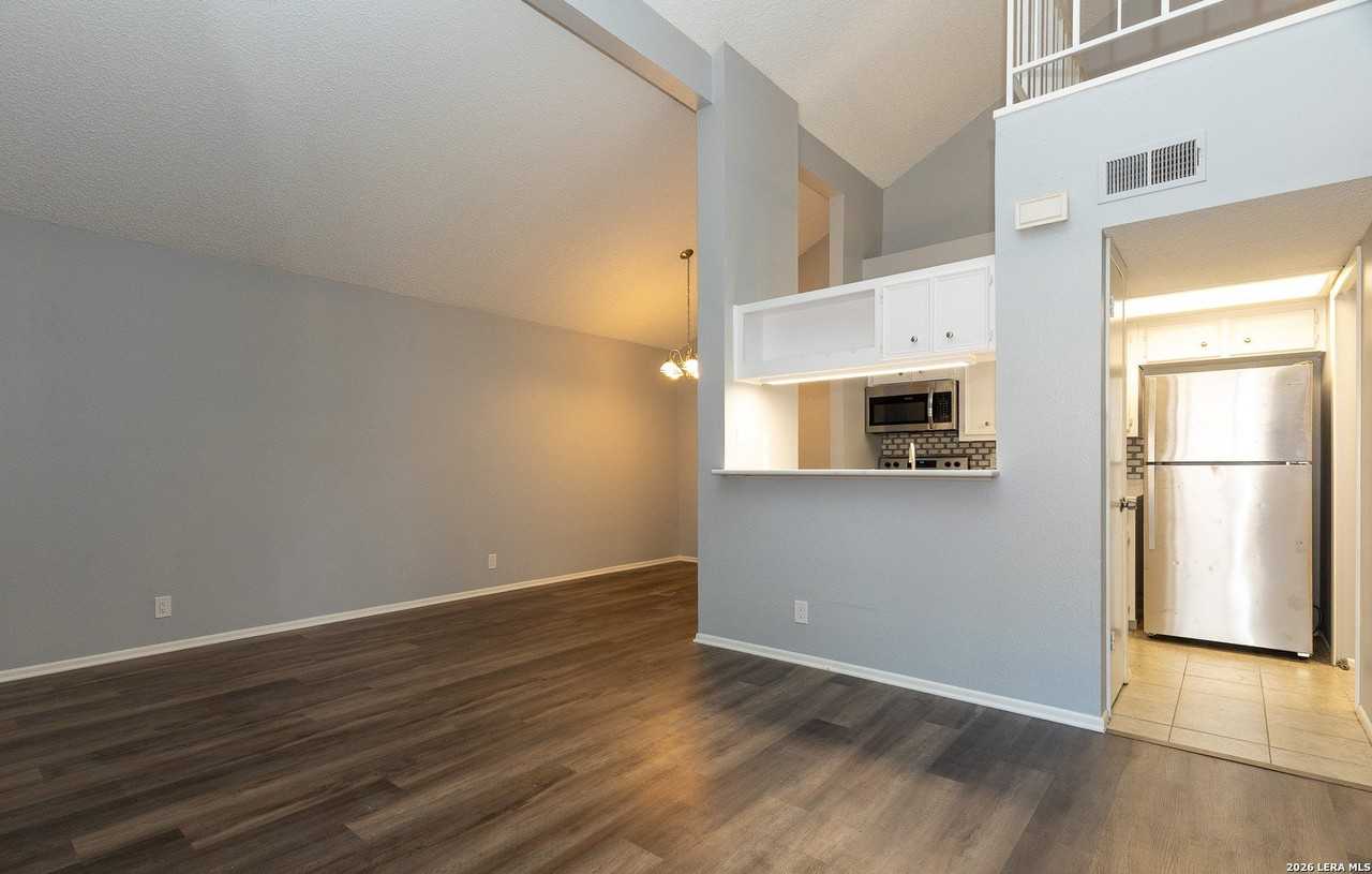 14303 Indian Woods - Photo 5 of 22