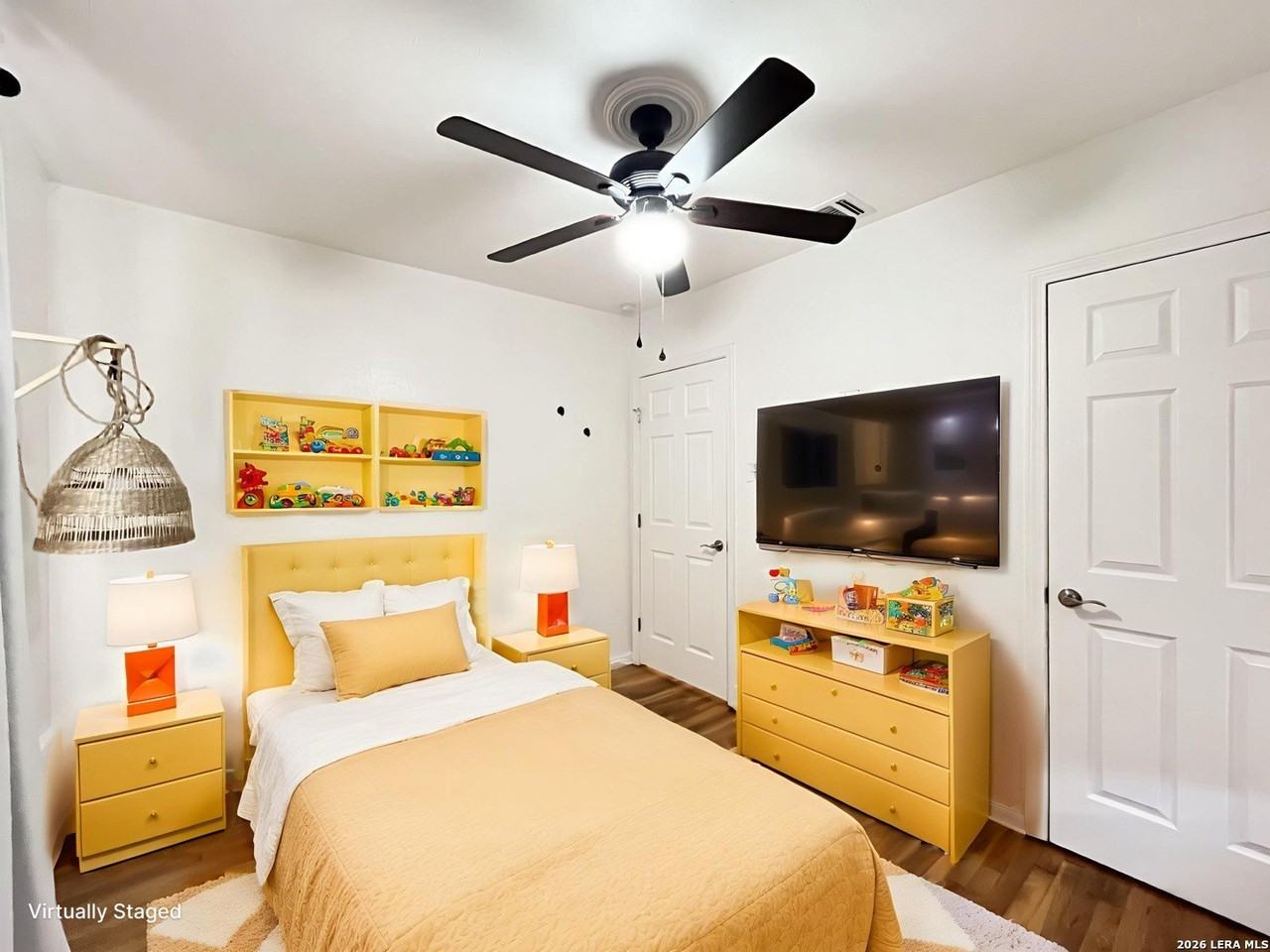 2319 Burnet St - Photo 5 of 32