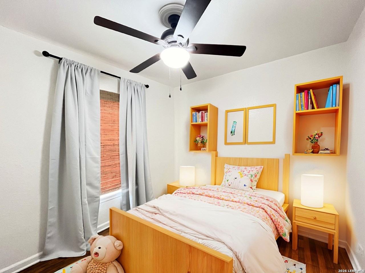 2319 Burnet St - Photo 6 of 32