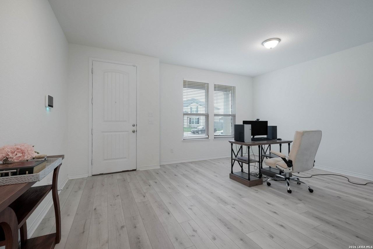 348 Cordova Ter - Photo 4 of 30