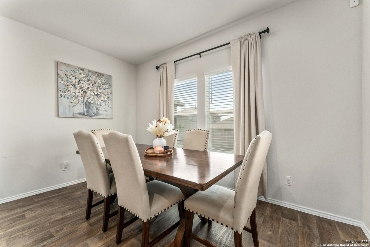 3127 Keuka Park Dr - Photo 3 of 19