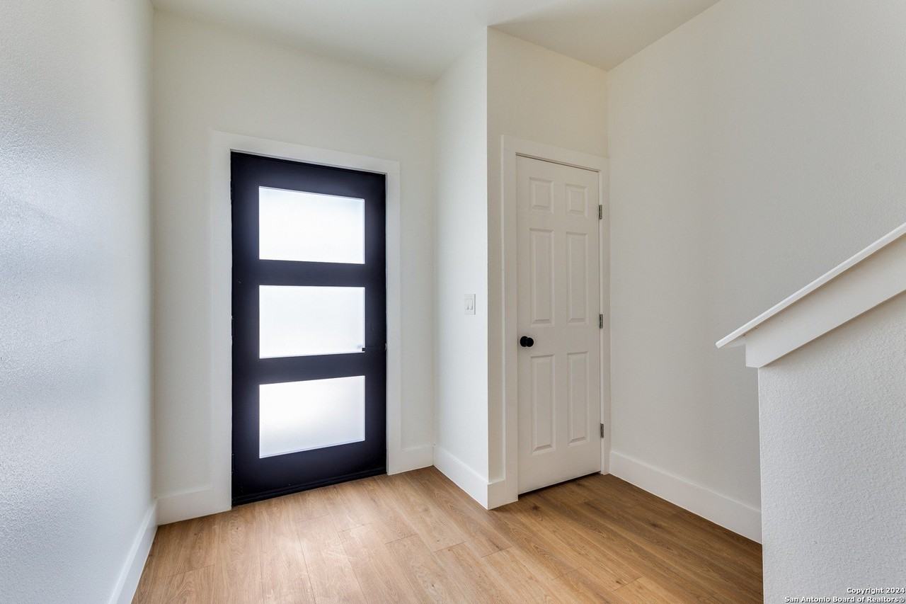 207 Gravel St Apt 102 #102 - Photo 4 of 24