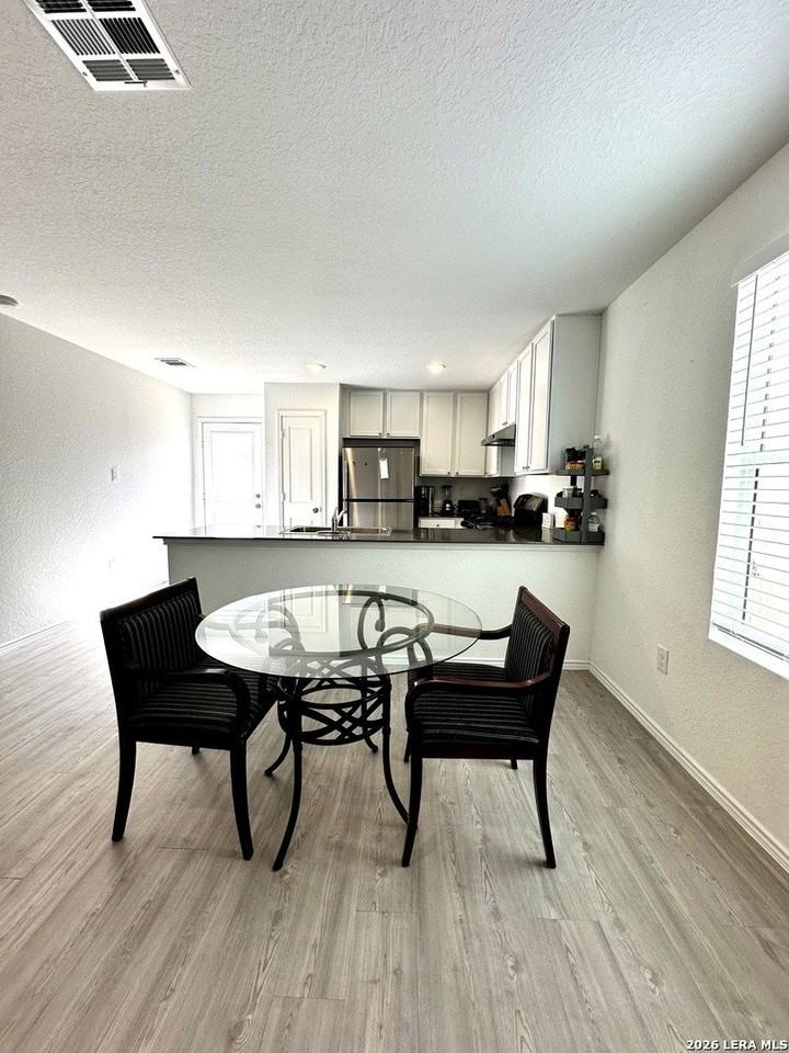 1611 Knoll Rdg - Photo 5 of 14