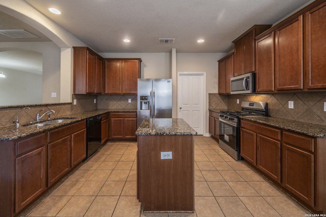 10703 Axis Xing - Photo 5 of 16